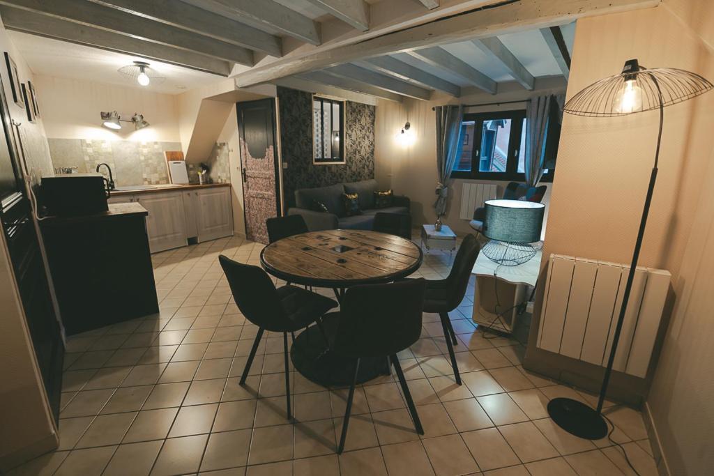 APPART Centre HISTORIQUE CHEZ RENÉ wifi Troyes Esterno foto